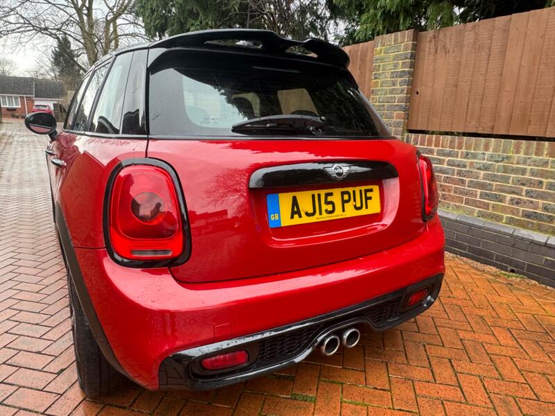 MINI HATCH