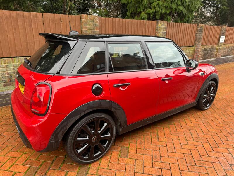 MINI HATCH