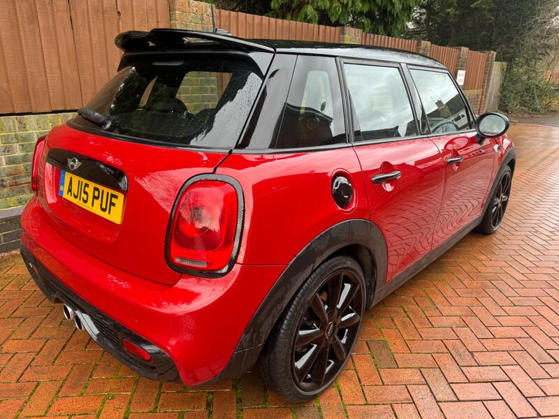 MINI HATCH