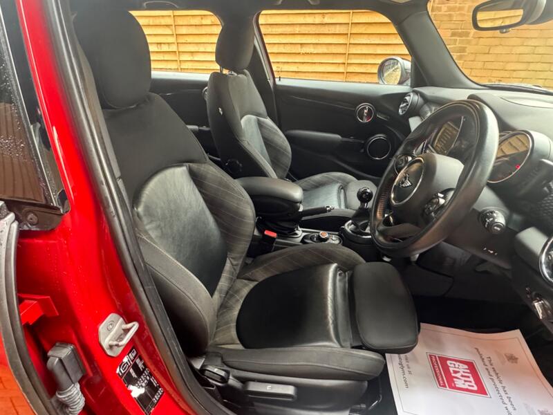 MINI HATCH