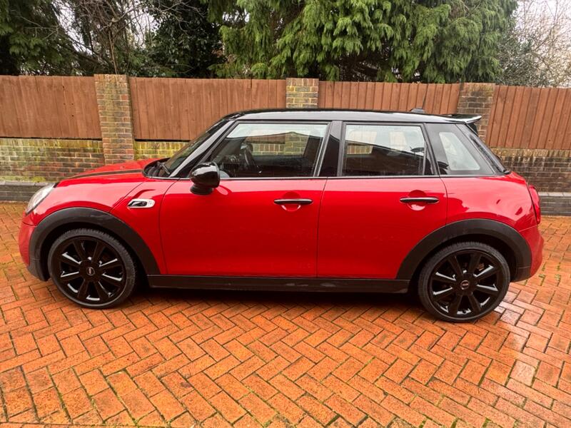 MINI HATCH