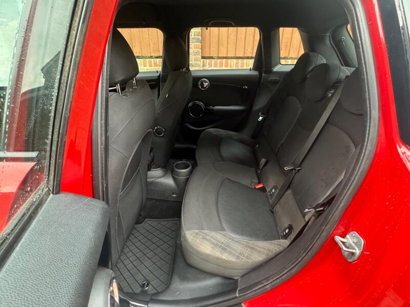 MINI HATCH