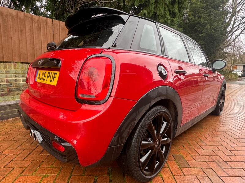 MINI HATCH