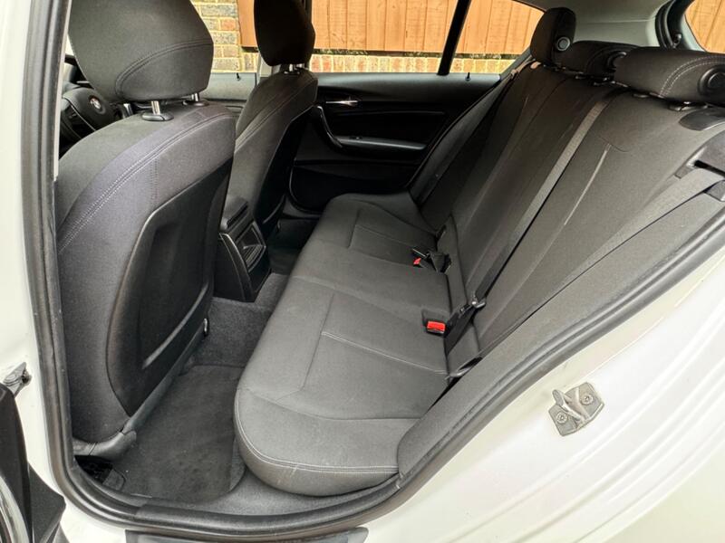 BMW 1 SERIES