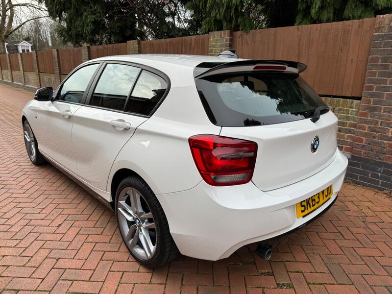 BMW 1 SERIES
