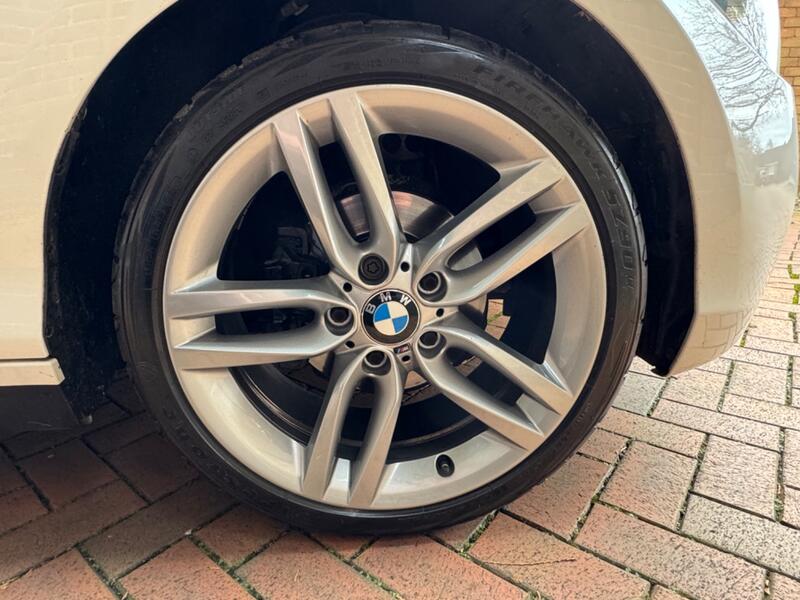 BMW 1 SERIES