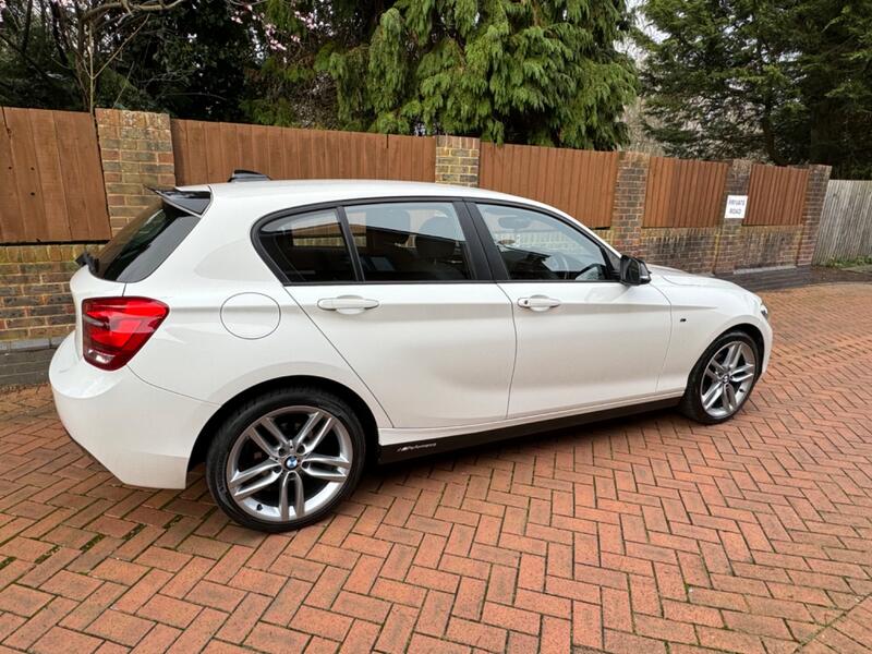 BMW 1 SERIES