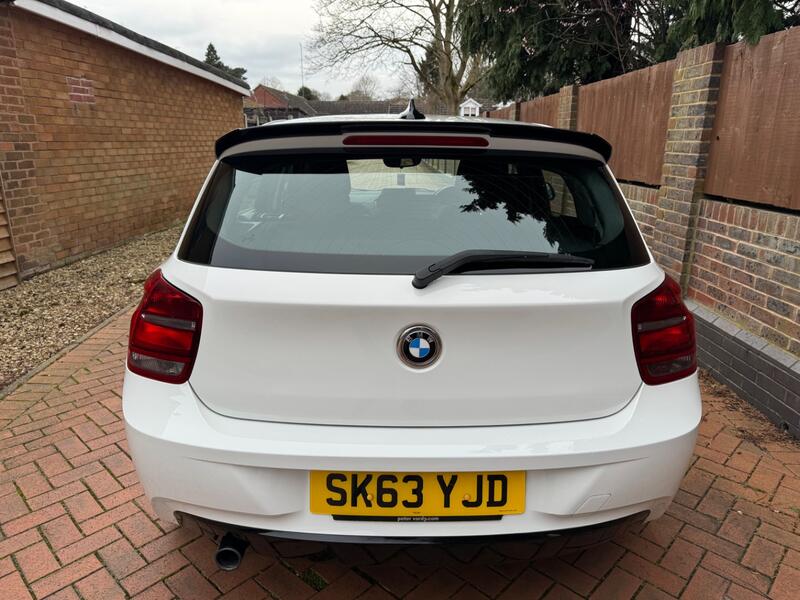 BMW 1 SERIES
