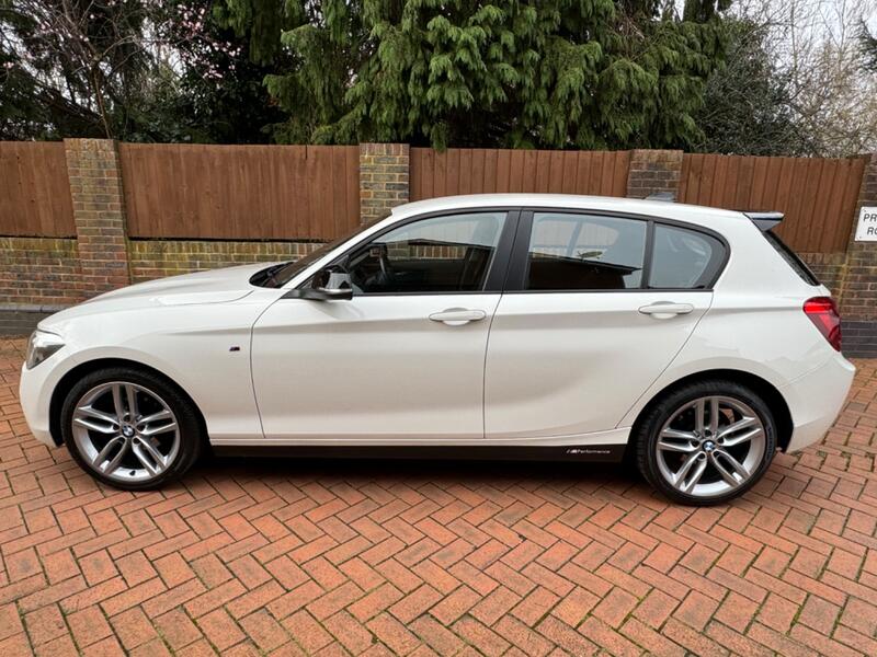 BMW 1 SERIES