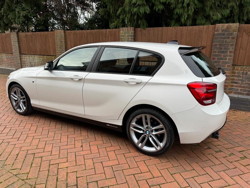 BMW 1 SERIES
