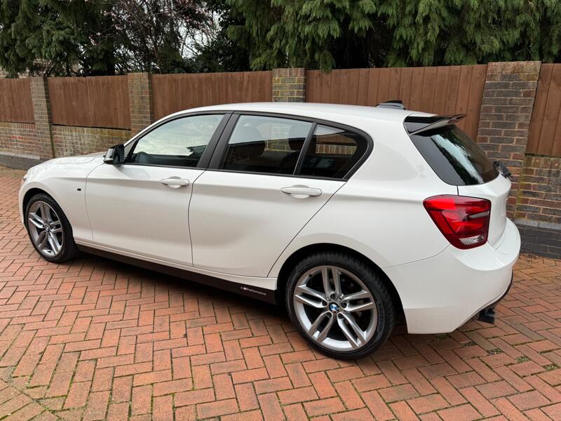 BMW 1 SERIES