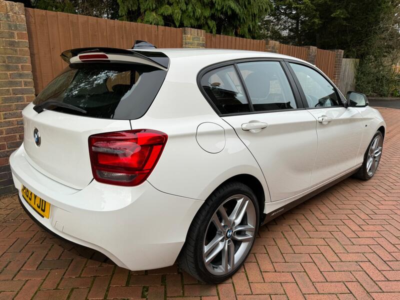 BMW 1 SERIES