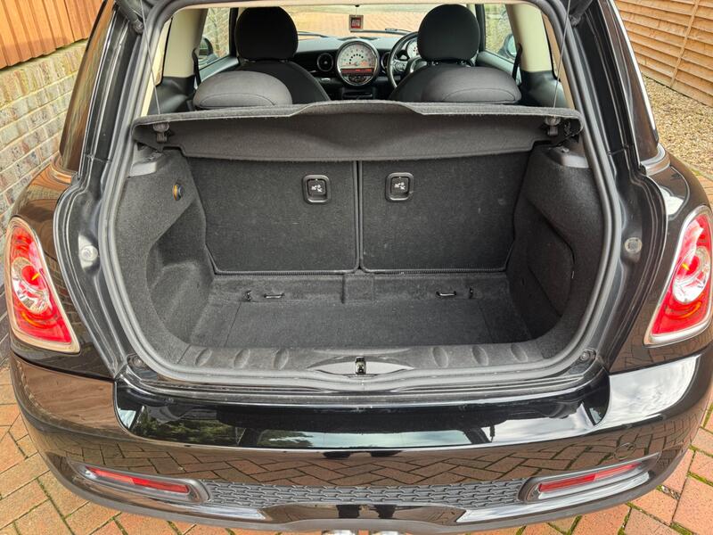 MINI HATCH