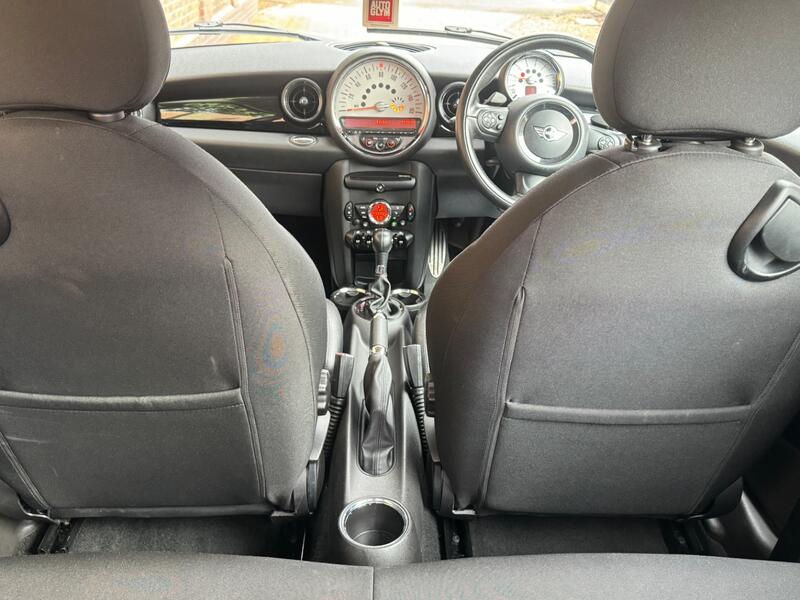 MINI HATCH