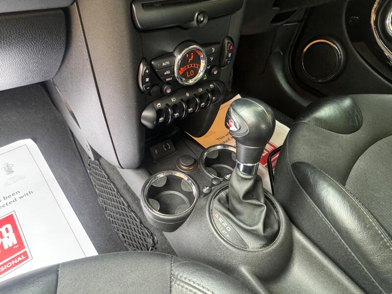 MINI HATCH
