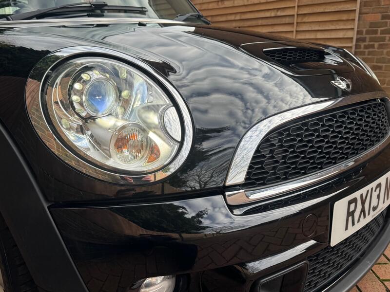 MINI HATCH