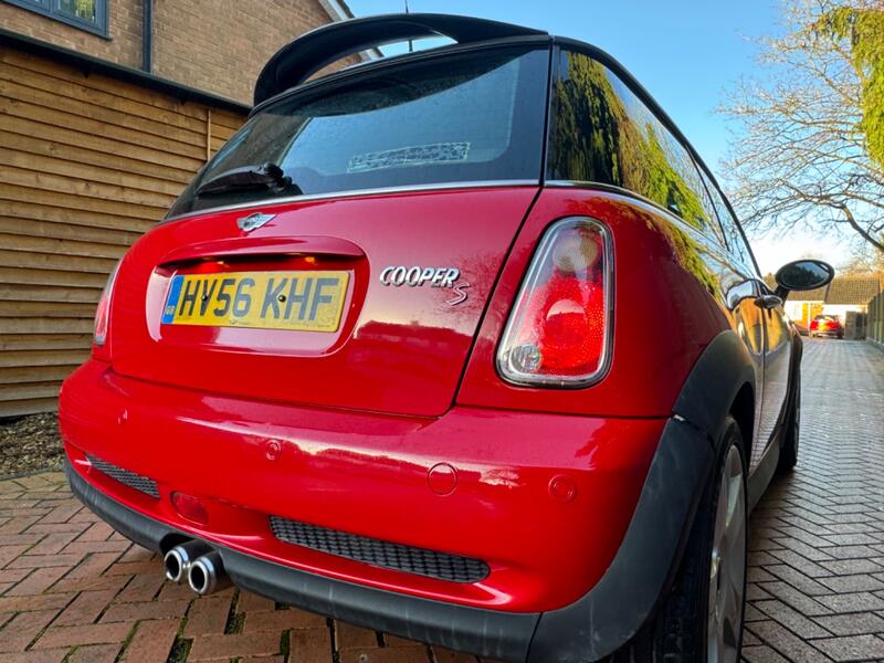 MINI HATCH