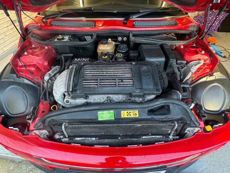 MINI HATCH