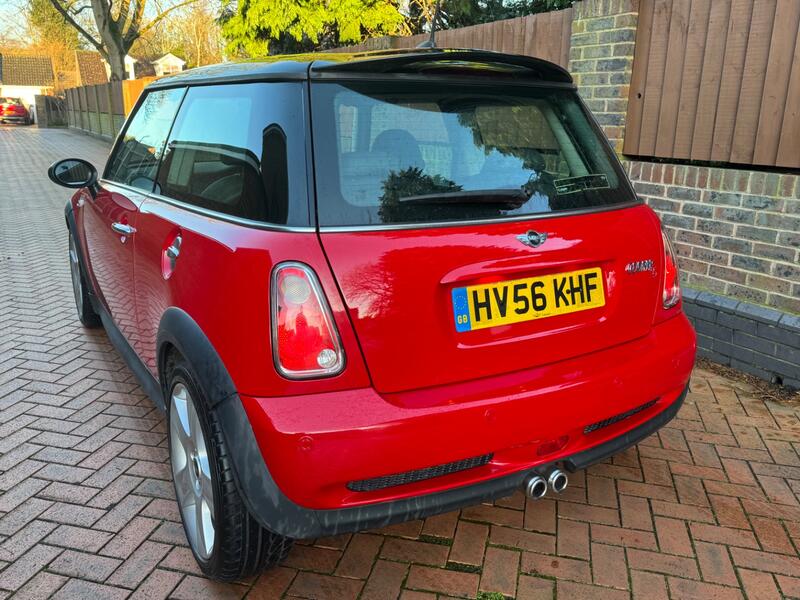 MINI HATCH