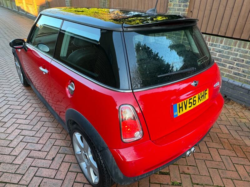 MINI HATCH