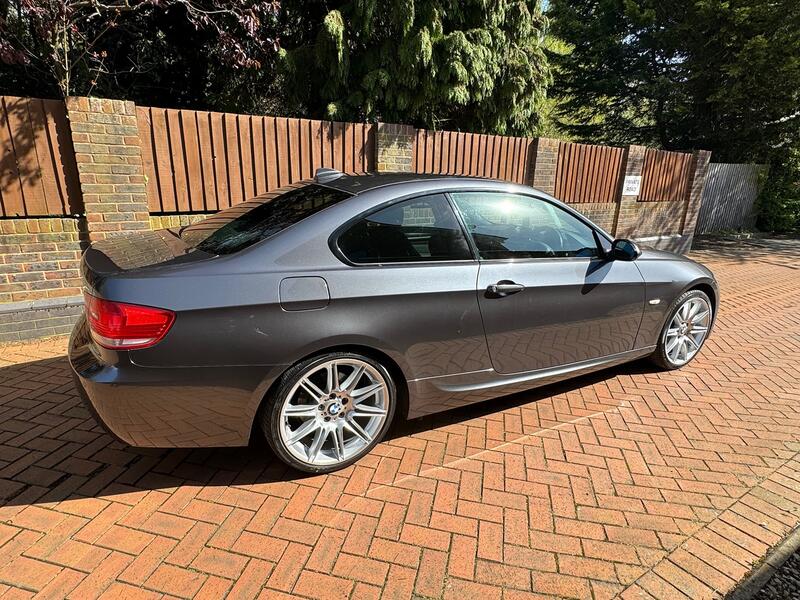 BMW 3 SERIES