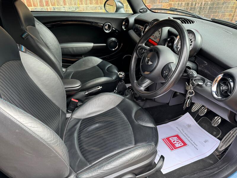 MINI HATCH