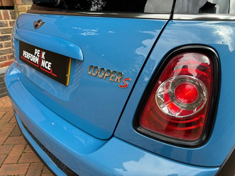 MINI HATCH