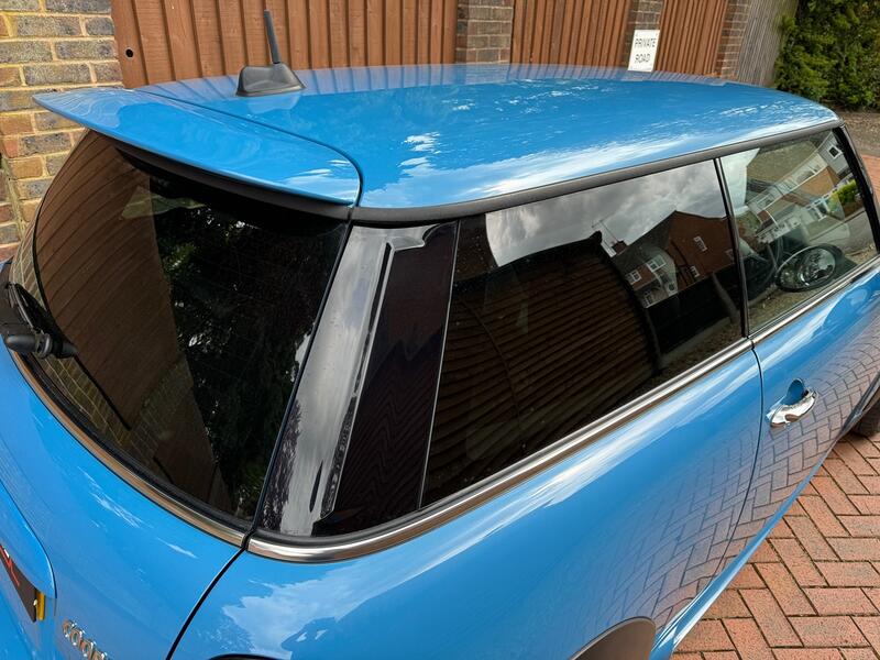 MINI HATCH