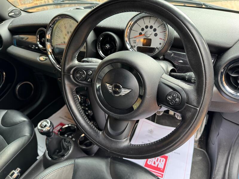 MINI HATCH