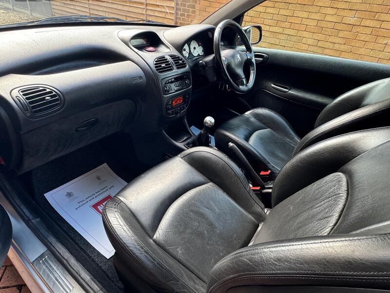 PEUGEOT 206