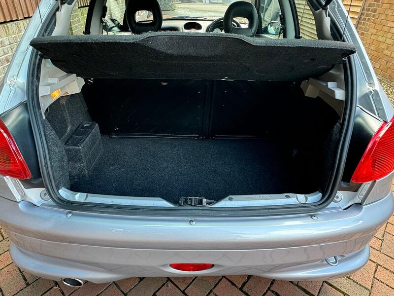 PEUGEOT 206