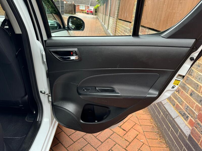 SUZUKI SWIFT