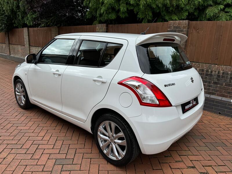 SUZUKI SWIFT