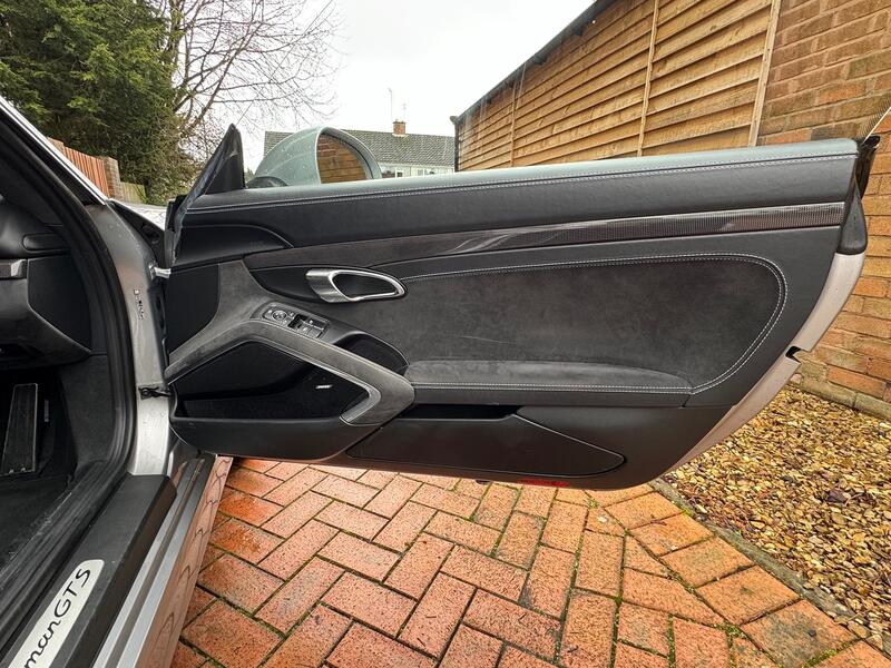 PORSCHE CAYMAN