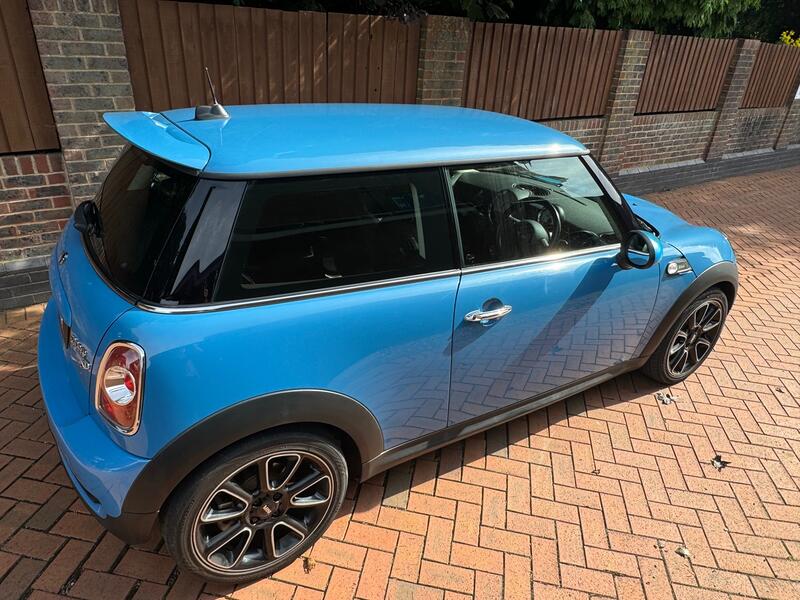 MINI HATCH