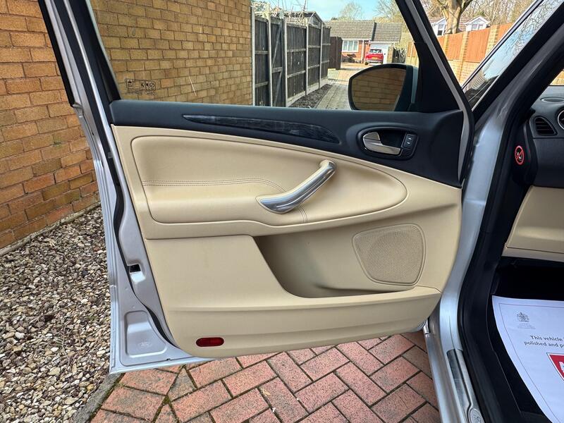 FORD GALAXY