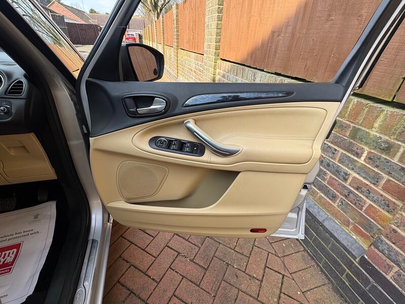 FORD GALAXY